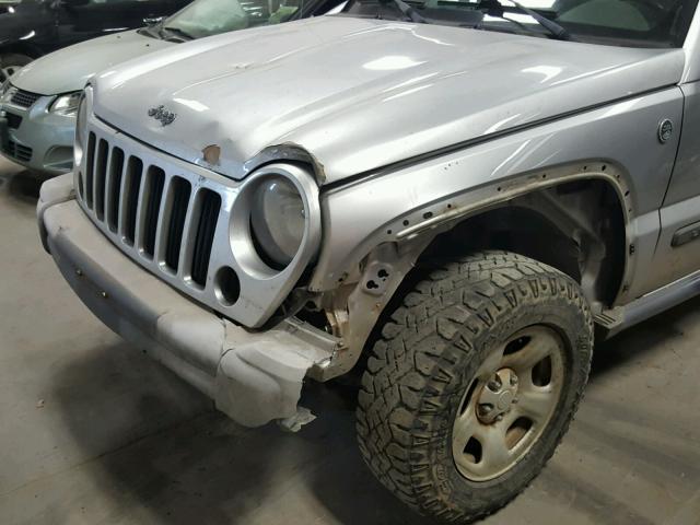 1J4GL48K26W243019 - 2006 JEEP LIBERTY SP SILVER photo 9