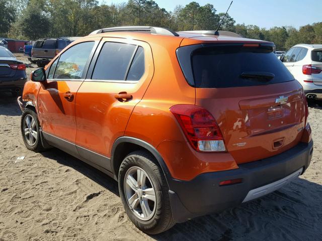 KL7CJLSB6FB113892 - 2015 CHEVROLET TRAX 1LT ORANGE photo 3