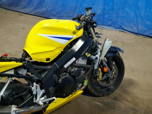 JS1GN7CA452101299 - 2005 SUZUKI GSX-R600 K YELLOW photo 5