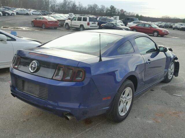 1ZVBP8AM5E5303142 - 2014 FORD MUSTANG PURPLE photo 4