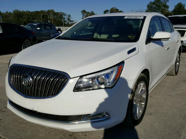 1G4GB5G31GF213127 - 2016 BUICK LACROSSE WHITE photo 2