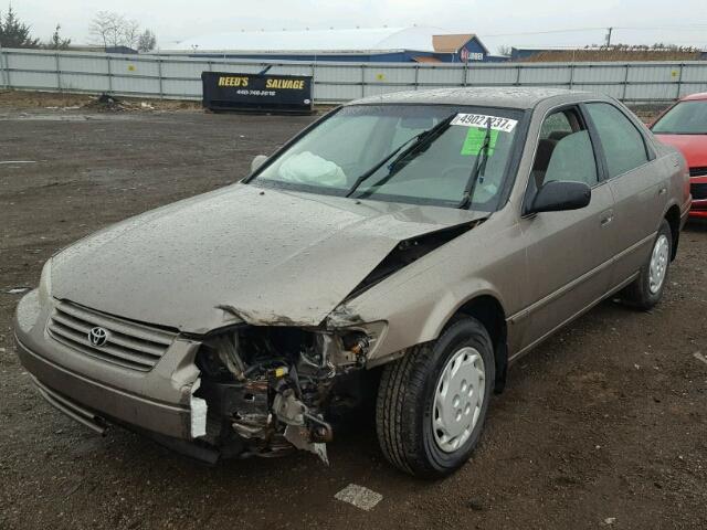 4T1BG22K8XU425155 - 1999 TOYOTA CAMRY CE TAN photo 2