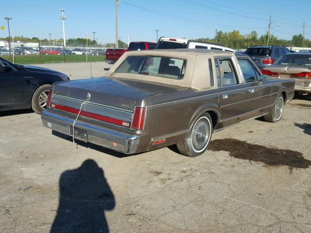 1LNBM81F5KY725835 - 1989 LINCOLN TOWN CAR BROWN photo 4