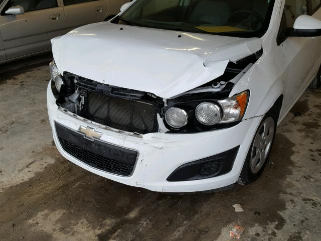 1G1JA6SH1E4134130 - 2014 CHEVROLET SONIC LS WHITE photo 9