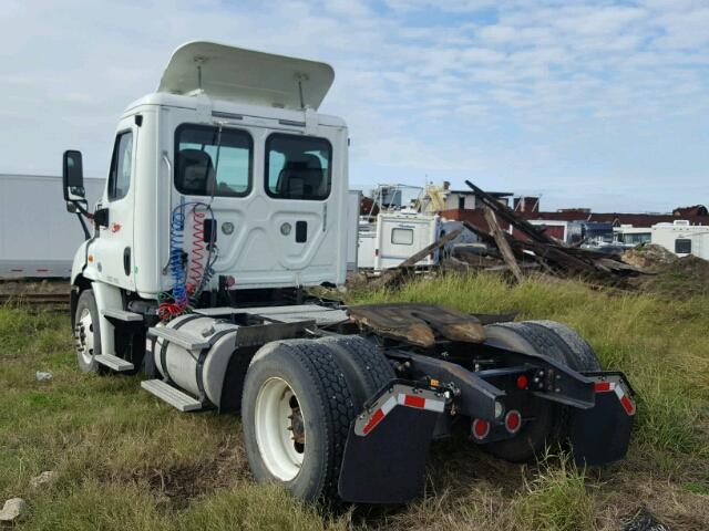 3AKBGADV3FSGB5273 - 2015 FREIGHTLINER CASCADIA 1 WHITE photo 3