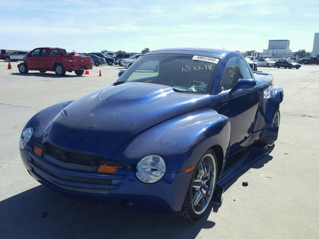 1GCES14P04B108299 - 2004 CHEVROLET SSR BLUE photo 2