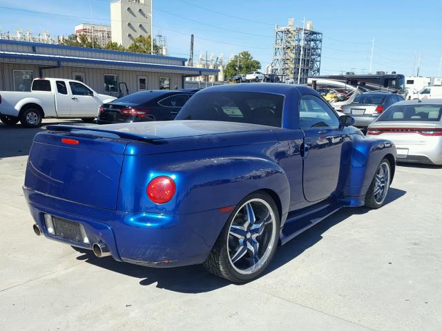 1GCES14P04B108299 - 2004 CHEVROLET SSR BLUE photo 4