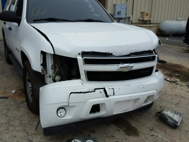 1GNFK13048R265833 - 2008 CHEVROLET TAHOE K150 WHITE photo 9