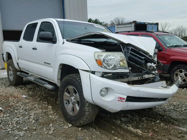 3TMJU62N68M055730 - 2008 TOYOTA TACOMA DOU WHITE photo 1