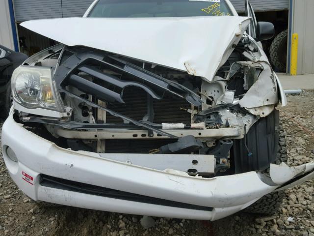 3TMJU62N68M055730 - 2008 TOYOTA TACOMA DOU WHITE photo 9