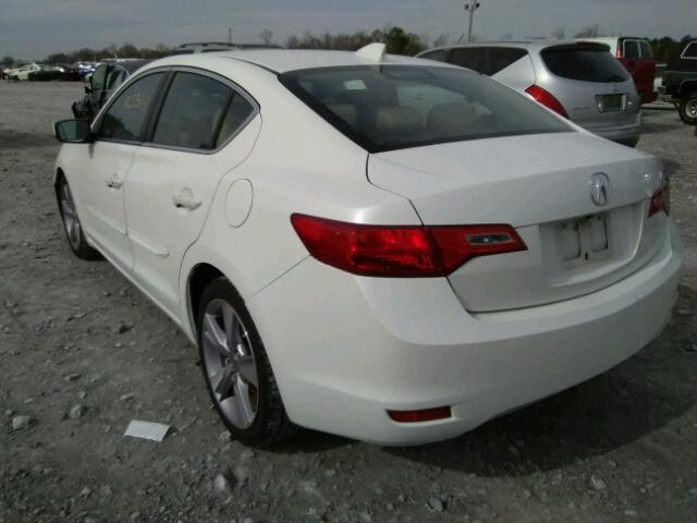 19VDE1F75DE012132 - 2013 ACURA ILX 20 TEC WHITE photo 3