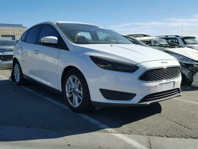 1FADP3K20FL282425 - 2015 FORD FOCUS SE WHITE photo 1