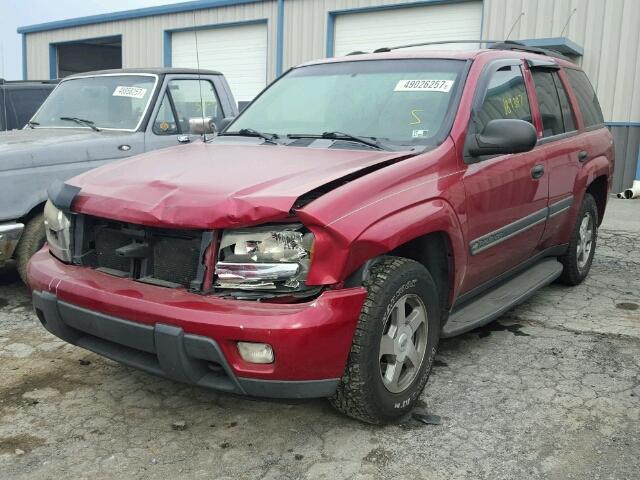 1GNDT13S722273026 - 2002 CHEVROLET TRAILBLAZE RED photo 2