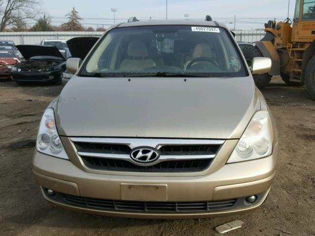 KNDMC233776021719 - 2007 HYUNDAI ENTOURAGE BEIGE photo 9