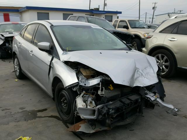 1FAHP3F20CL239145 - 2012 FORD FOCUS SE SILVER photo 1