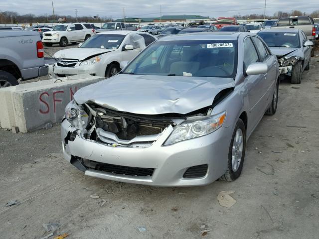 4T4BF3EKXAR087016 - 2010 TOYOTA CAMRY BASE SILVER photo 2