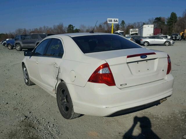 3FAHP0HA3BR269193 - 2011 FORD FUSION SE WHITE photo 3