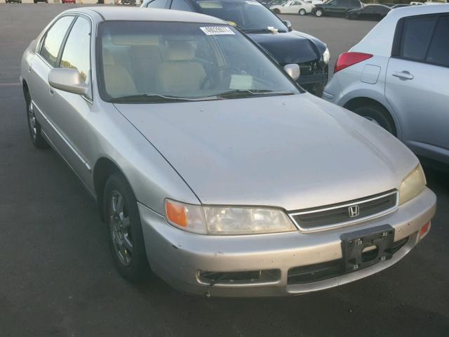 1HGCD569XTA205734 - 1996 HONDA ACCORD VAL SILVER photo 1