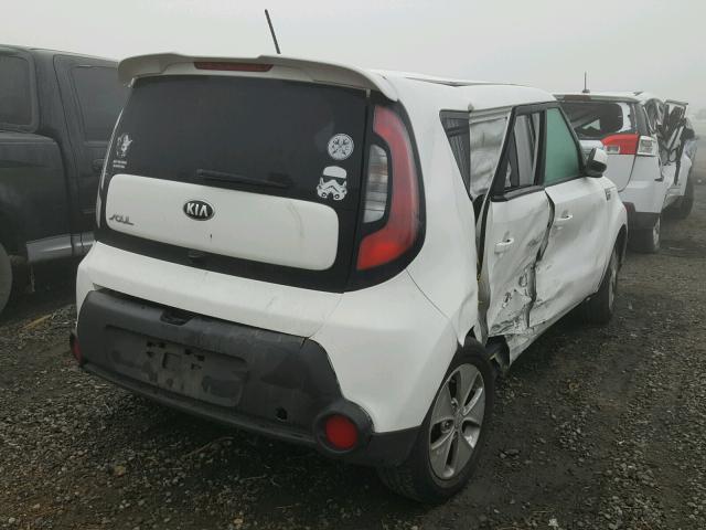 KNDJN2A23G7271069 - 2016 KIA SOUL WHITE photo 4