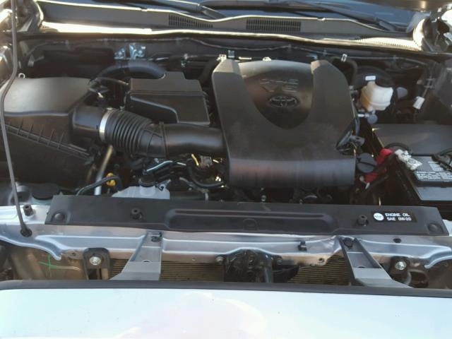 3TMAZ5CN7GM022860 - 2016 TOYOTA TACOMA DOU SILVER photo 7