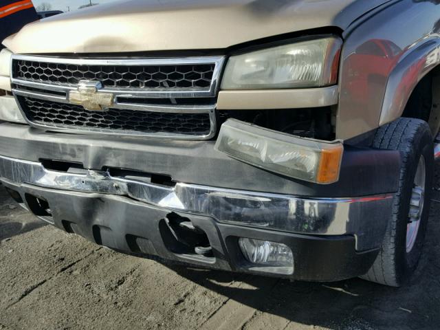 1GCHC29U37E183838 - 2007 CHEVROLET SILVERADO GOLD photo 9