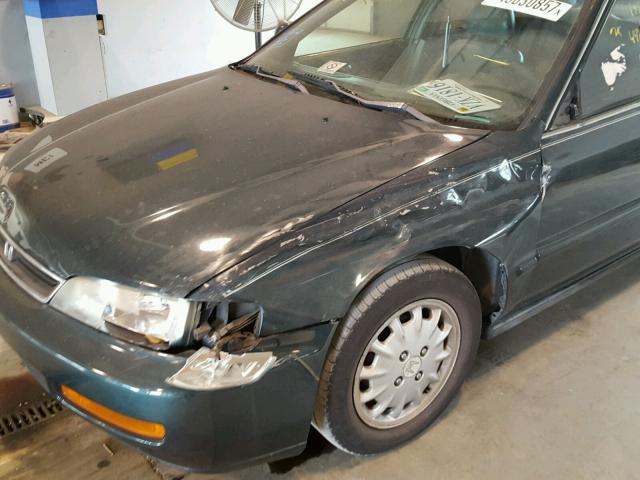 1HGCD556XVA207283 - 1997 HONDA ACCORD EX GREEN photo 9