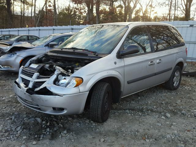 1D4GP45RX5B277052 - 2005 DODGE CARAVAN SX SILVER photo 2