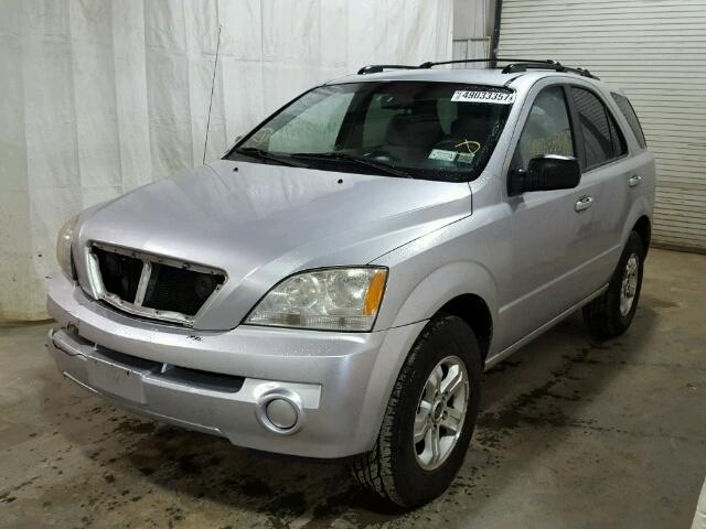 KNDJC733555436458 - 2005 KIA SORENTO EX SILVER photo 2