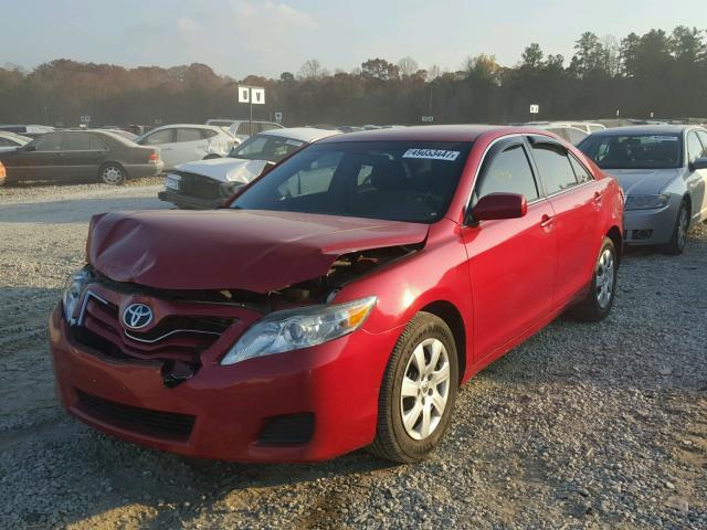 4T1BF3EK9BU693578 - 2011 TOYOTA CAMRY BASE RED photo 2