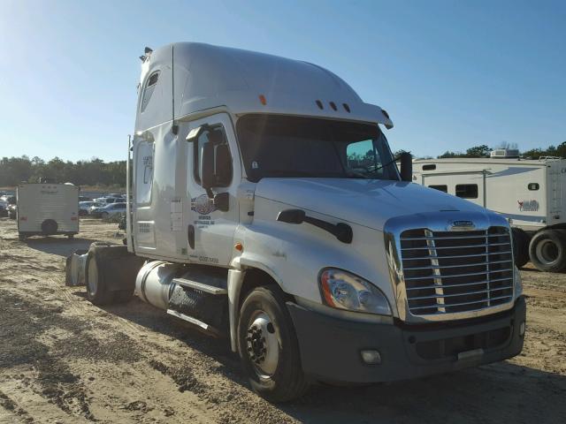 1FUJGLBGXCSBV7213 - 2012 FREIGHTLINER CASCADIA 1 WHITE photo 1