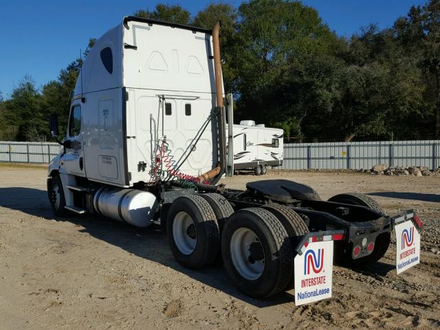 1FUJGLBGXCSBV7213 - 2012 FREIGHTLINER CASCADIA 1 WHITE photo 3