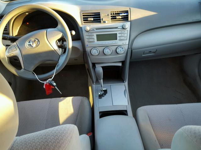 4T1BF3EK6AU507168 - 2010 TOYOTA CAMRY BASE WHITE photo 9