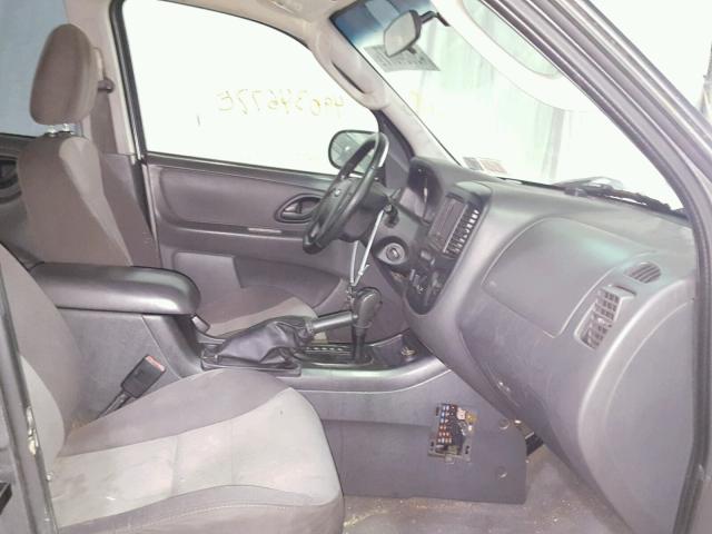 1FMYU92Z05KB16586 - 2005 FORD ESCAPE XLS GRAY photo 5