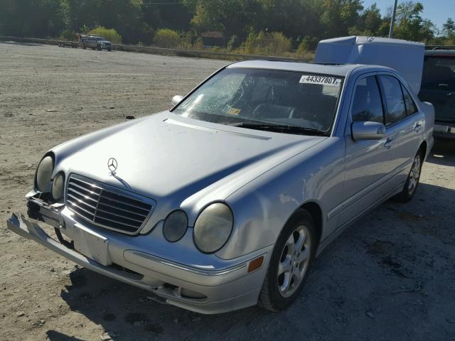 WDBJF65J92B486028 - 2002 MERCEDES-BENZ E 320 SILVER photo 2