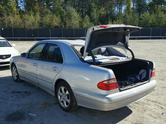 WDBJF65J92B486028 - 2002 MERCEDES-BENZ E 320 SILVER photo 3