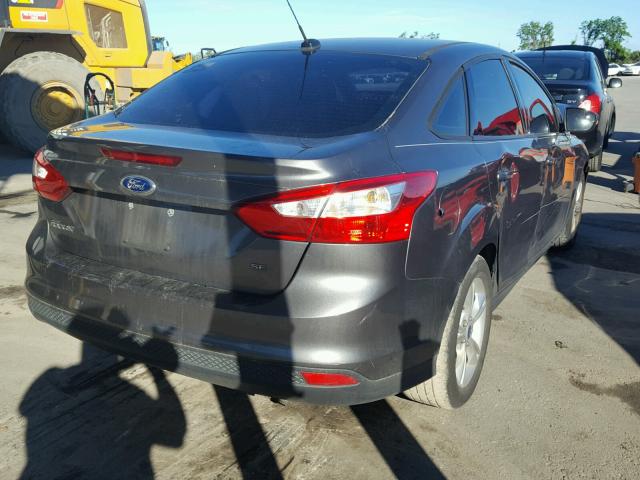 1FADP3F23EL147545 - 2014 FORD FOCUS SE GRAY photo 4