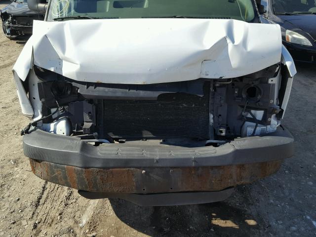 1GTHG35U971142279 - 2007 GMC SAVANA G35 WHITE photo 7