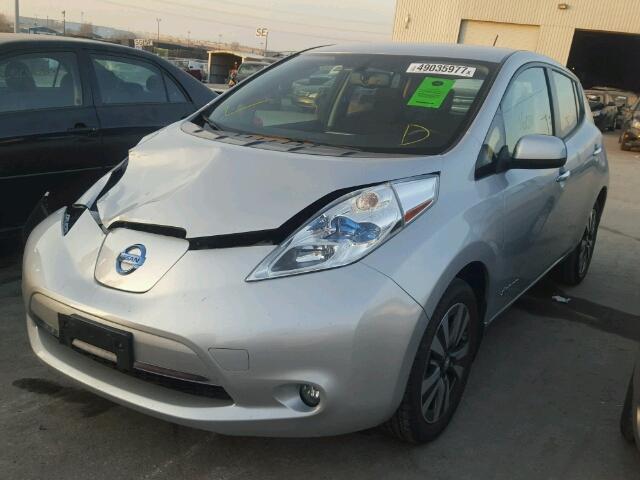 1N4AZ0CP3FC315990 - 2015 NISSAN LEAF S SILVER photo 2