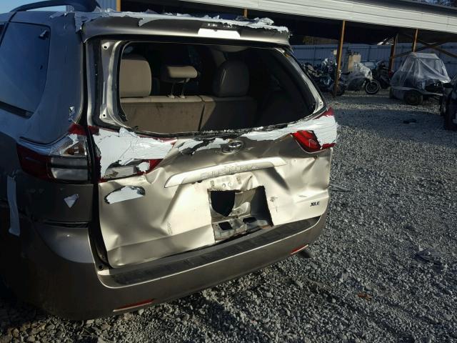 5TDYK3DC1FS673887 - 2015 TOYOTA SIENNA XLE TAN photo 9