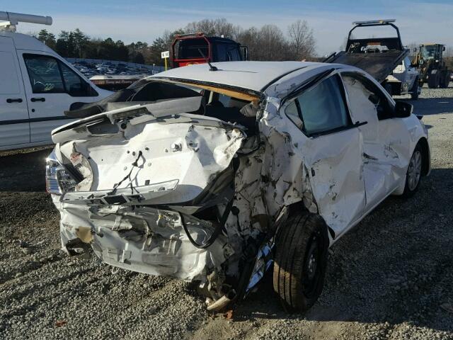 3N1CN7AP9HL810490 - 2017 NISSAN VERSA S WHITE photo 4