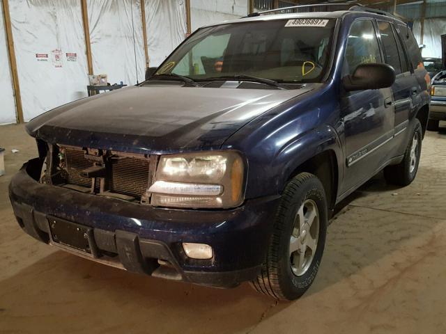 1GNDT13S822440106 - 2002 CHEVROLET TRAILBLAZE BLUE photo 2