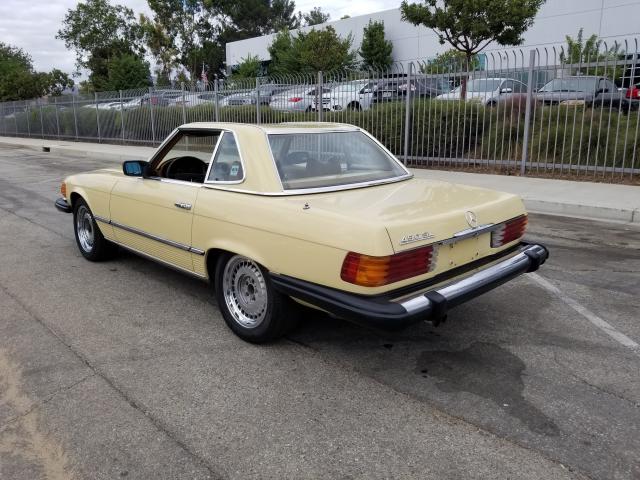 00010704412039413 - 1977 MERCEDES-BENZ 440 SL YELLOW photo 3