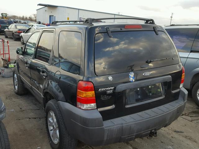 1FMYU93165DA10866 - 2005 FORD ESCAPE XLT BLACK photo 3