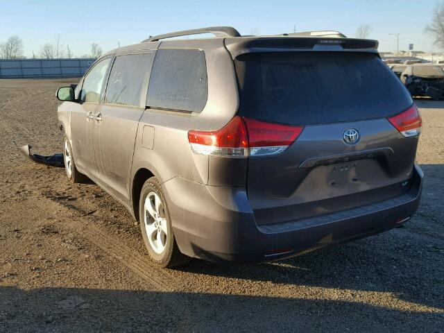 5TDKK3DC0DS303288 - 2013 TOYOTA SIENNA LE GRAY photo 3