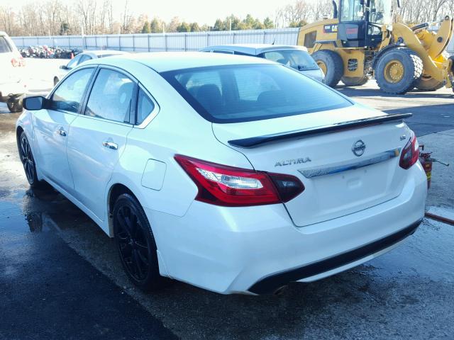 1N4AL3AP0HC172764 - 2017 NISSAN ALTIMA 2.5 WHITE photo 3