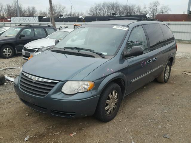 2A4GP54L66R748384 - 2006 CHRYSLER TOWN & COU GREEN photo 2