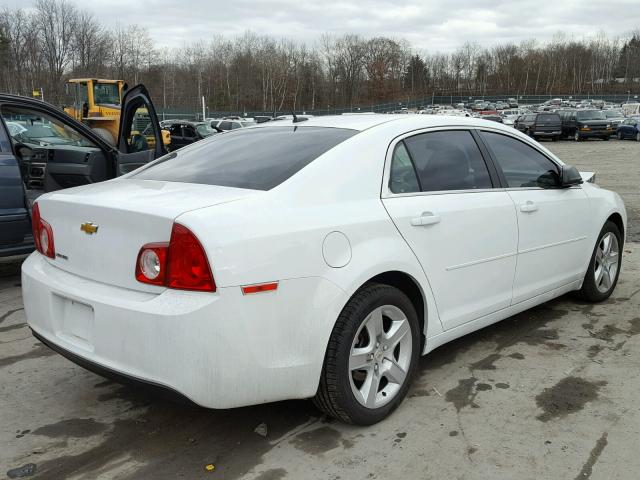 1G1ZB5E17BF232331 - 2011 CHEVROLET MALIBU LS თეთრი ფოტო 4