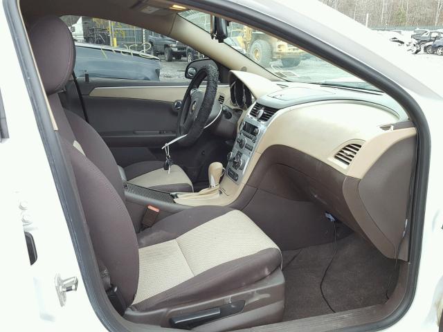 1G1ZB5E17BF232331 - 2011 CHEVROLET MALIBU LS თეთრი ფოტო 5