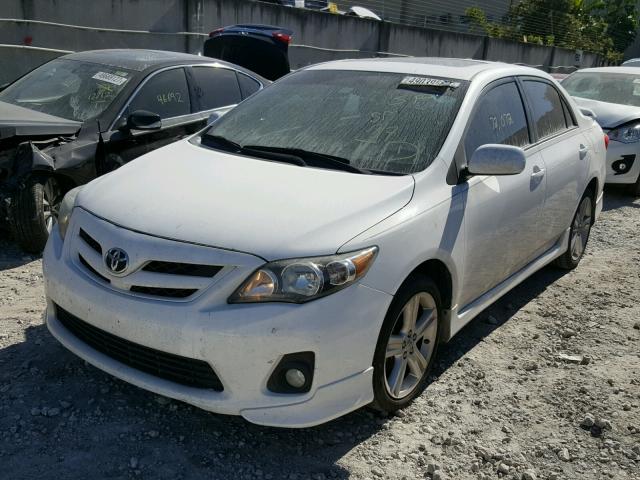 2T1BU4EE3DC022675 - 2013 TOYOTA COROLLA BA WHITE photo 2