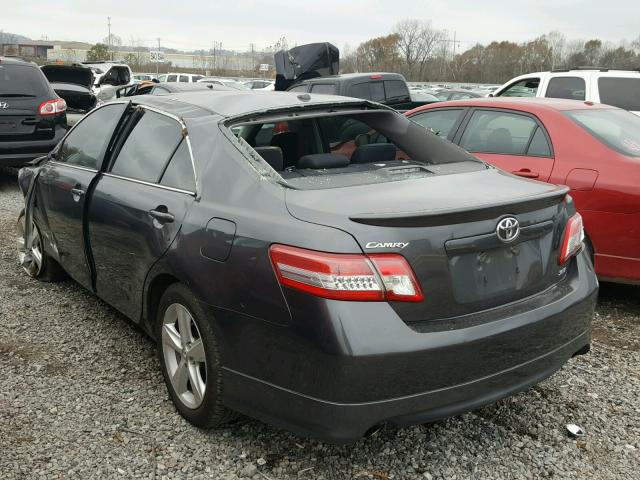 4T1BF3EK5BU663736 - 2011 TOYOTA CAMRY BASE GRAY photo 3